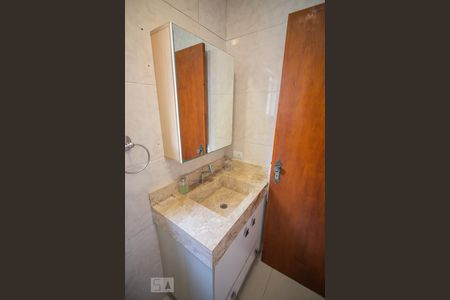 Banheiro Social de casa para alugar com 2 quartos, 125m² em Cidade dos Bandeirantes, São Paulo