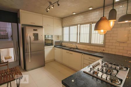 Cozinha de casa para alugar com 2 quartos, 125m² em Cidade dos Bandeirantes, São Paulo