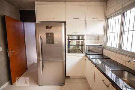 Cozinha de casa para alugar com 2 quartos, 125m² em Cidade dos Bandeirantes, São Paulo