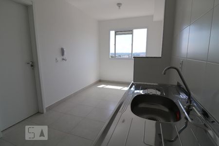 Cozinha de apartamento para alugar com 1 quarto, 27m² em Jardim Adutora, São Paulo