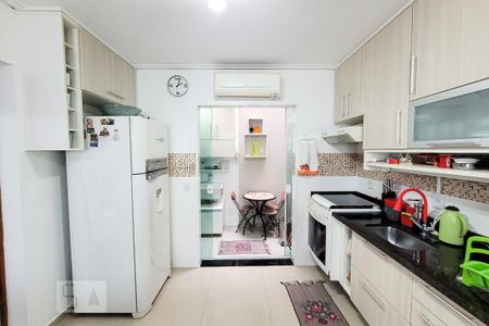 Cozinha de casa de condomínio para alugar com 2 quartos, 60m² em Vila Santa Isabel, São Paulo
