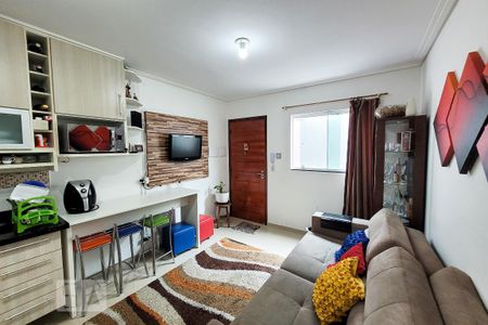 Sala de casa de condomínio para alugar com 2 quartos, 60m² em Vila Santa Isabel, São Paulo