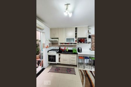 Cozinha de casa de condomínio para alugar com 2 quartos, 60m² em Vila Santa Isabel, São Paulo