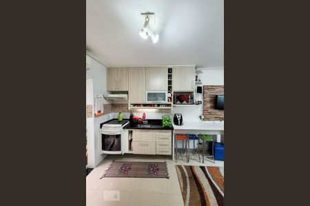 Cozinha de casa de condomínio para alugar com 2 quartos, 60m² em Vila Santa Isabel, São Paulo