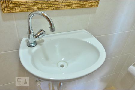 Lavabo de casa para alugar com 2 quartos, 110m² em Igara, Canoas