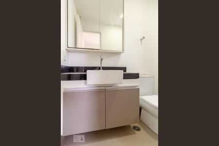 Banheiro de apartamento para alugar com 1 quarto, 45m² em Santa Cecília, São Paulo