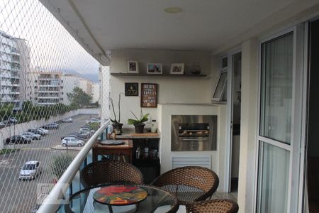 Apartamento à venda com 92m², 3 quartos e 2 vagasVaranda