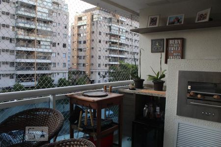 Apartamento à venda com 92m², 3 quartos e 2 vagasVaranda
