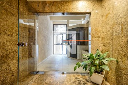 Apartamento à venda com 146m², 3 quartos e 2 vagasHall social