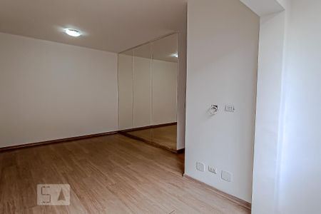 Sala de apartamento à venda com 3 quartos, 69m² em Jardim Tupanci, Barueri