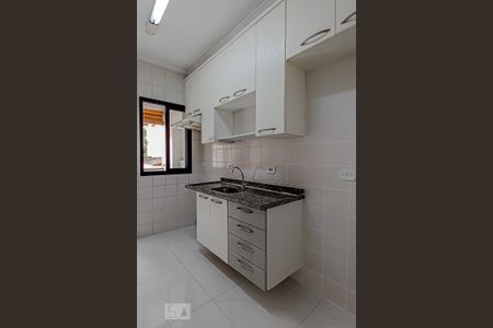 Cozinha de apartamento à venda com 3 quartos, 69m² em Jardim Tupanci, Barueri