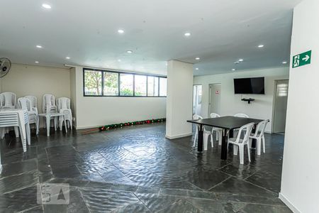 Apartamento à venda com 50m², 2 quartos e 1 vaga Apartamento à venda com 50m², 2 quartos e 1 vagaSalão de festas 1 com churrasqueira