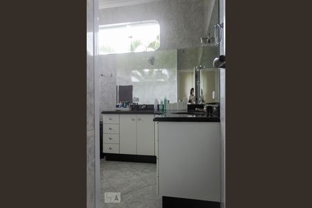 Casa para alugar com 1240m², 5 quartos e 8 vagasBanheiro da Suíte 1