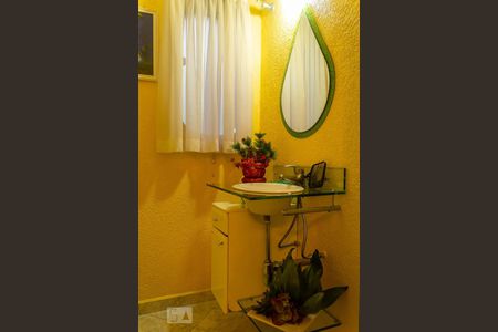 Casa para alugar com 1240m², 5 quartos e 8 vagasLavabo