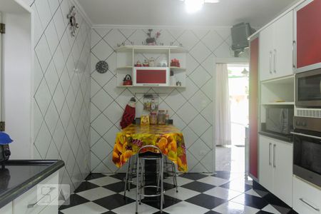 Casa para alugar com 1240m², 5 quartos e 8 vagasCozinha