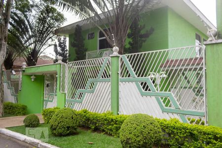 Casa para alugar com 1240m², 5 quartos e 8 vagasFachada