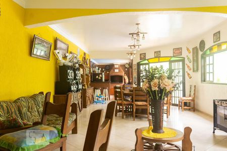 Casa para alugar com 1240m², 5 quartos e 8 vagasAcademia