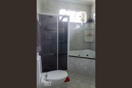 Casa para alugar com 1240m², 5 quartos e 8 vagasBanheiro da Suíte 1