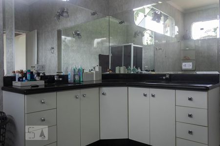 Casa para alugar com 1240m², 5 quartos e 8 vagasBanheiro da Suíte 1