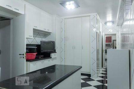 Casa para alugar com 1240m², 5 quartos e 8 vagasÁrea de Serviço