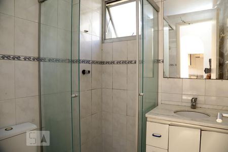 Banheiro Social  de apartamento para alugar com 1 quarto, 45m² em Vila Andrade, São Paulo