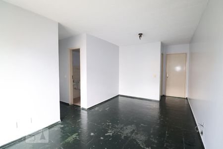 Sala de apartamento para alugar com 3 quartos, 74m² em Goiânia 2, Goiânia