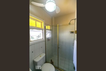 Casa de condomínio à venda com 190m², 3 quartos e 2 vagas Casa de condomínio à venda com 190m², 3 quartos e 2 vagasBanheiro