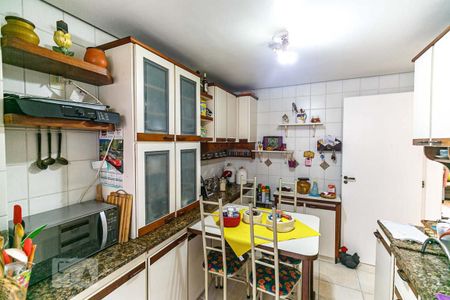 Casa de condomínio à venda com 190m², 3 quartos e 2 vagas Casa de condomínio à venda com 190m², 3 quartos e 2 vagasCozinha