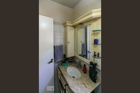 Casa de condomínio à venda com 190m², 3 quartos e 2 vagas Casa de condomínio à venda com 190m², 3 quartos e 2 vagasBanheiro