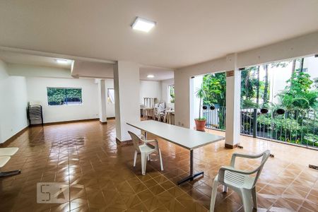 Apartamento para alugar com 68m², 3 quartos e 1 vagaÁrea Comum - Salão de Festas