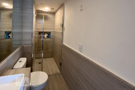 Studio para alugar com 35m², 1 quarto e 1 vaga Studio para alugar com 35m², 1 quarto e 1 vagaBanheiro
