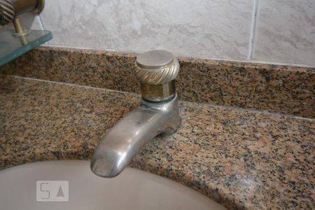 Apartamento à venda com 70m², 2 quartos e sem vagaBanheiro - Torneira