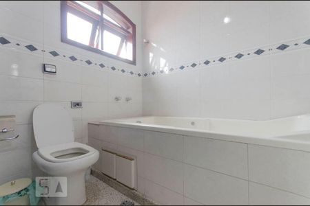 Casa à venda com 262m², 3 quartos e 4 vagasBanheiro Suíte