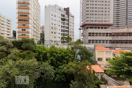 Sala - vista de apartamento para alugar com 2 quartos, 74m² em Jardim das Bandeiras, São Paulo