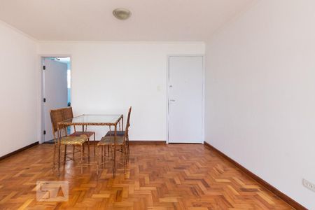 Sala de apartamento para alugar com 2 quartos, 74m² em Jardim das Bandeiras, São Paulo