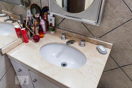 Casa à venda com 100m², 2 quartos e 1 vaga2o. Andar - Banheiro