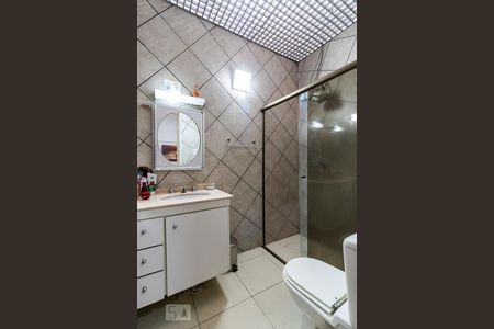 Casa à venda com 100m², 2 quartos e 1 vaga2o. Andar - Banheiro