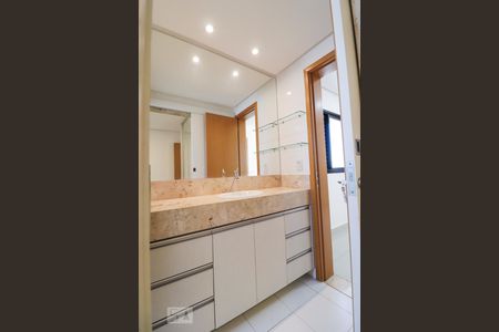 Apartamento para alugar com 97m², 3 quartos e 2 vagasBanheiro da suíte americana 1 e 2