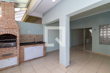 Casa à venda com 250m², 2 quartos e 2 vagasChurrasqueira