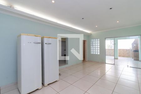 Casa à venda com 250m², 2 quartos e 2 vagasSalão de Festas