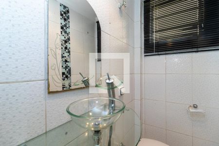 Casa à venda com 250m², 2 quartos e 2 vagasLavabo