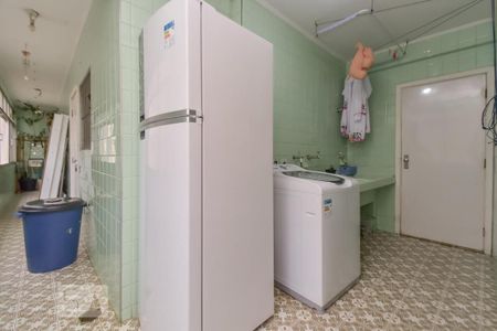 Apartamento à venda com 210m², 3 quartos e 2 vagas Apartamento à venda com 210m², 3 quartos e 2 vagasÁrea de Serviço