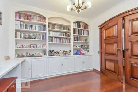 Apartamento à venda com 210m², 3 quartos e 2 vagas Apartamento à venda com 210m², 3 quartos e 2 vagasEscritório