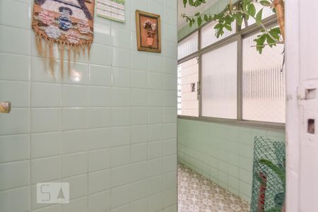 Apartamento à venda com 210m², 3 quartos e 2 vagas Apartamento à venda com 210m², 3 quartos e 2 vagasÁrea de Serviço