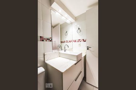 Apartamento à venda com 67m², 2 quartos e 1 vagaBanheiro da Suíte