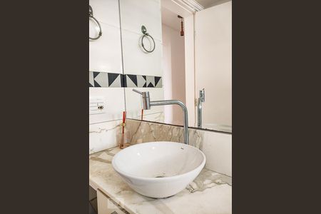 Apartamento à venda com 67m², 2 quartos e 1 vagaBanheiro Social - Detalhe