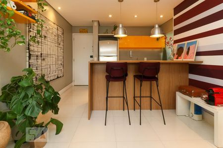 Cozinha de apartamento para alugar com 1 quarto, 49m² em Pinheiros, São Paulo