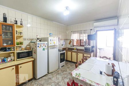 Casa à venda com 157m², 3 quartos e sem vaga Casa à venda com 157m², 3 quartos e sem vagaCozinha