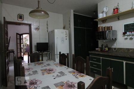 Casa à venda com 300m², 4 quartos e 3 vagasCozinha