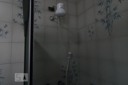 Casa à venda com 300m², 4 quartos e 3 vagasChuveiro banheiro da suíte 2